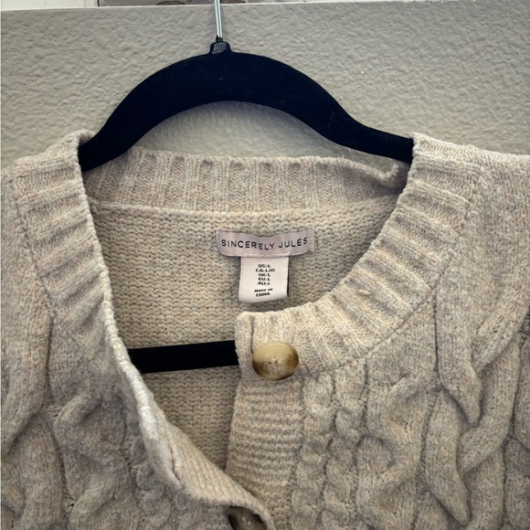 Women’s Cardigan - Picture 3 of 4